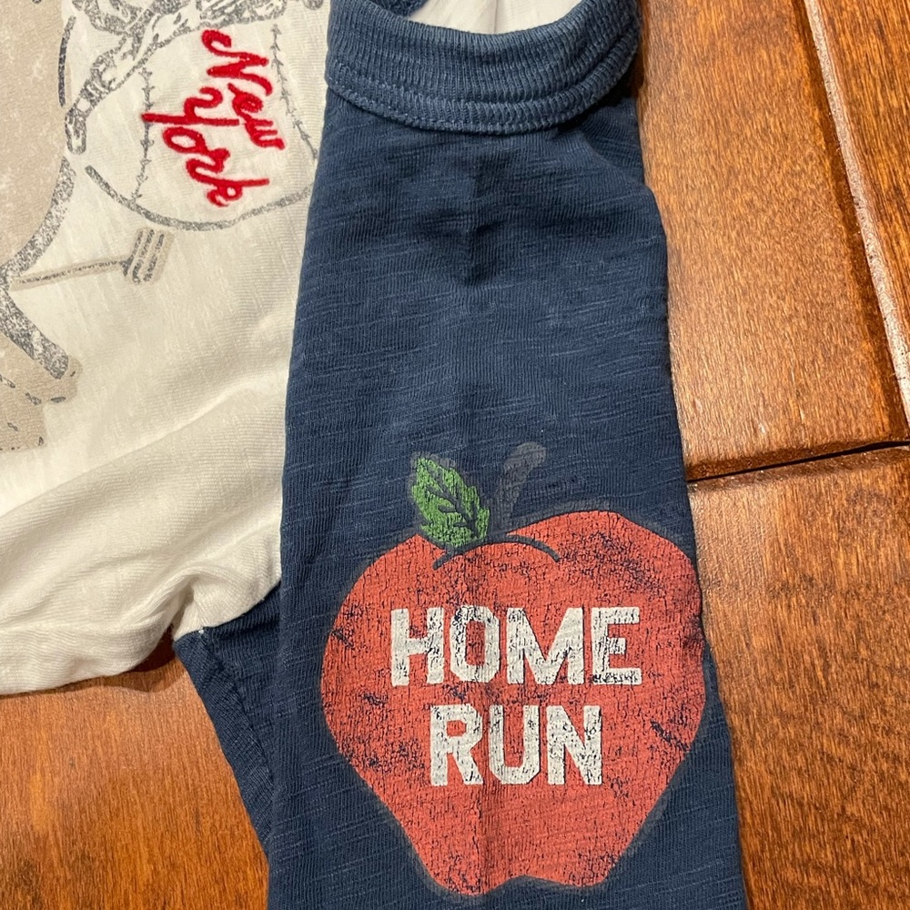 Peek aren’t you curious baseball shirt - Picture 3 of 5